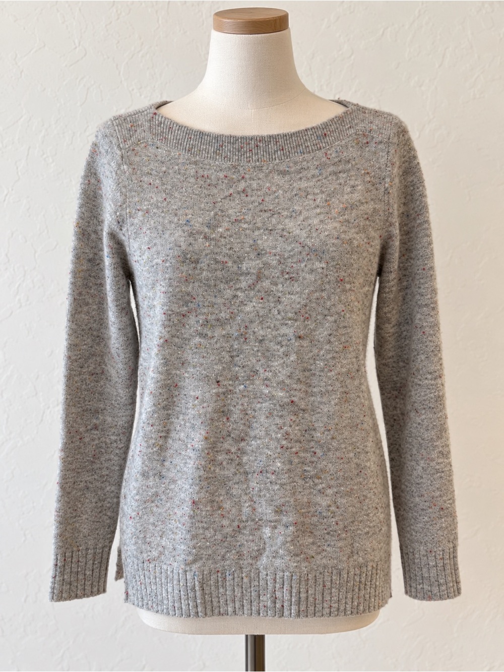 LOFT Women's Gray Speckled Crewneck Sweater Size Small